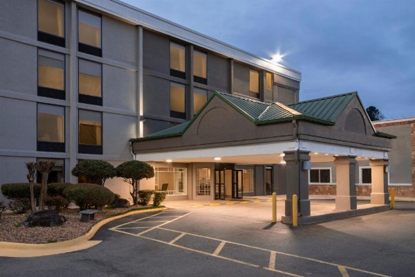Country Inn & Suites by Radisson, North Little Rock, AR image 29